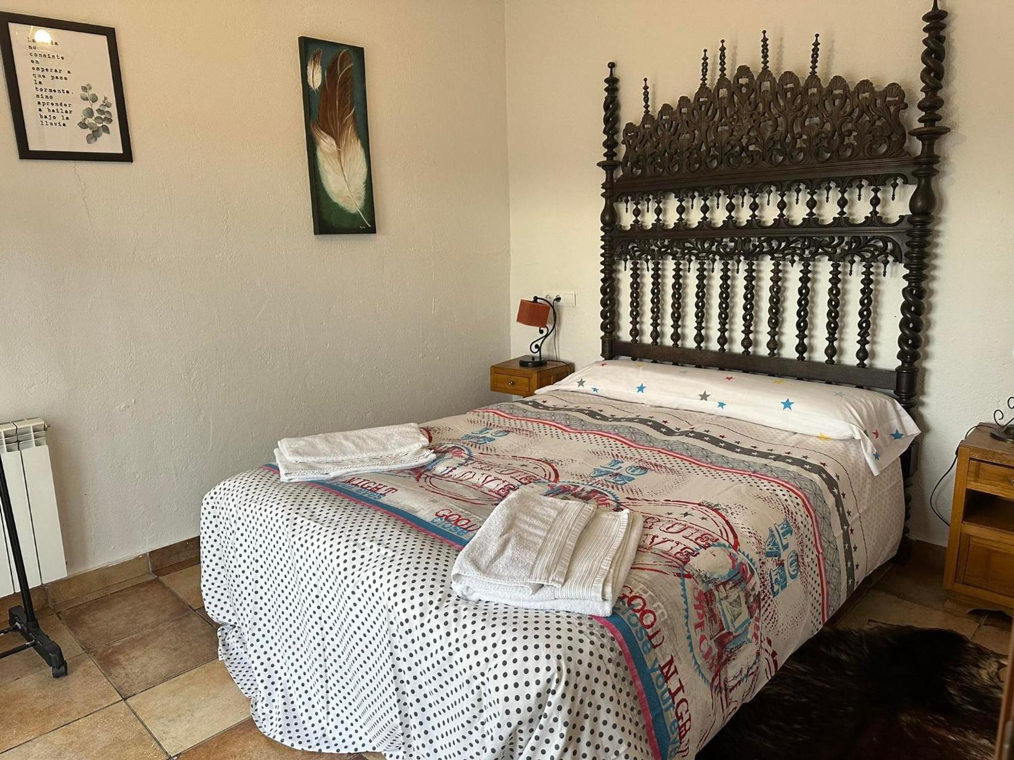 Gasthaus Vivienda De Uso Turistico El Nido La Serrada Exterior foto